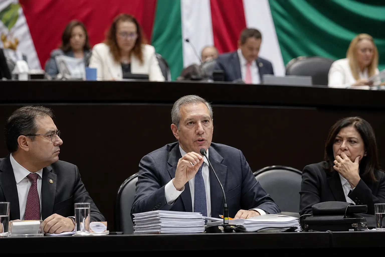 Édgar Amador Zamora durante su comparecencia ante la Cámara de Diputados por el Paquete Económico 2027